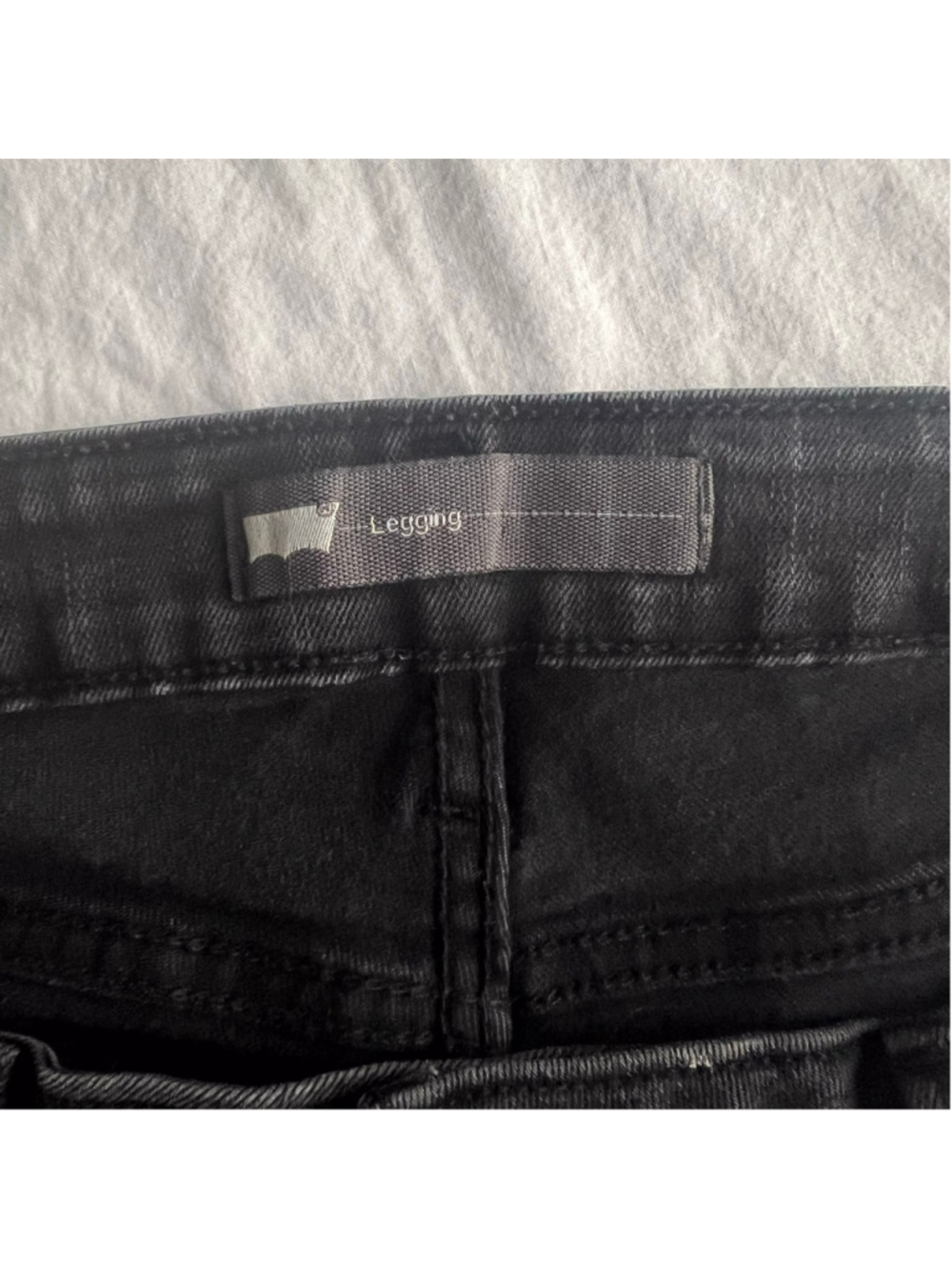 Levi's Womens Bootcut Legging Soft Black Jeans Classic Comfort Slimming W31 L32 - Picture 6 of 13